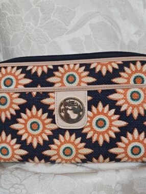 Spartina 449 Tybee Sunburst Pattern Navy Wristlet/Wallet with Beige Trim